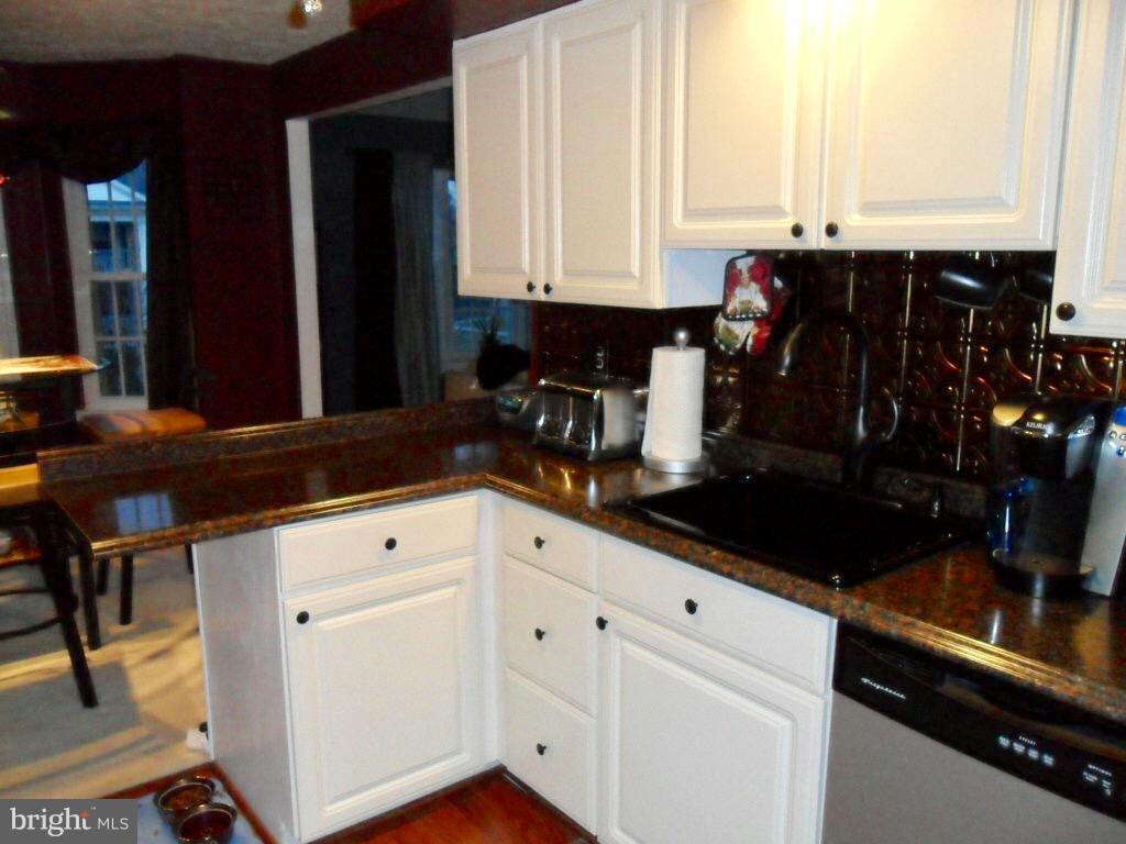 COUNTRY WALK - Residential Lease