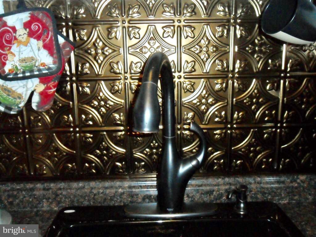 COUNTRY WALK - Residential Lease