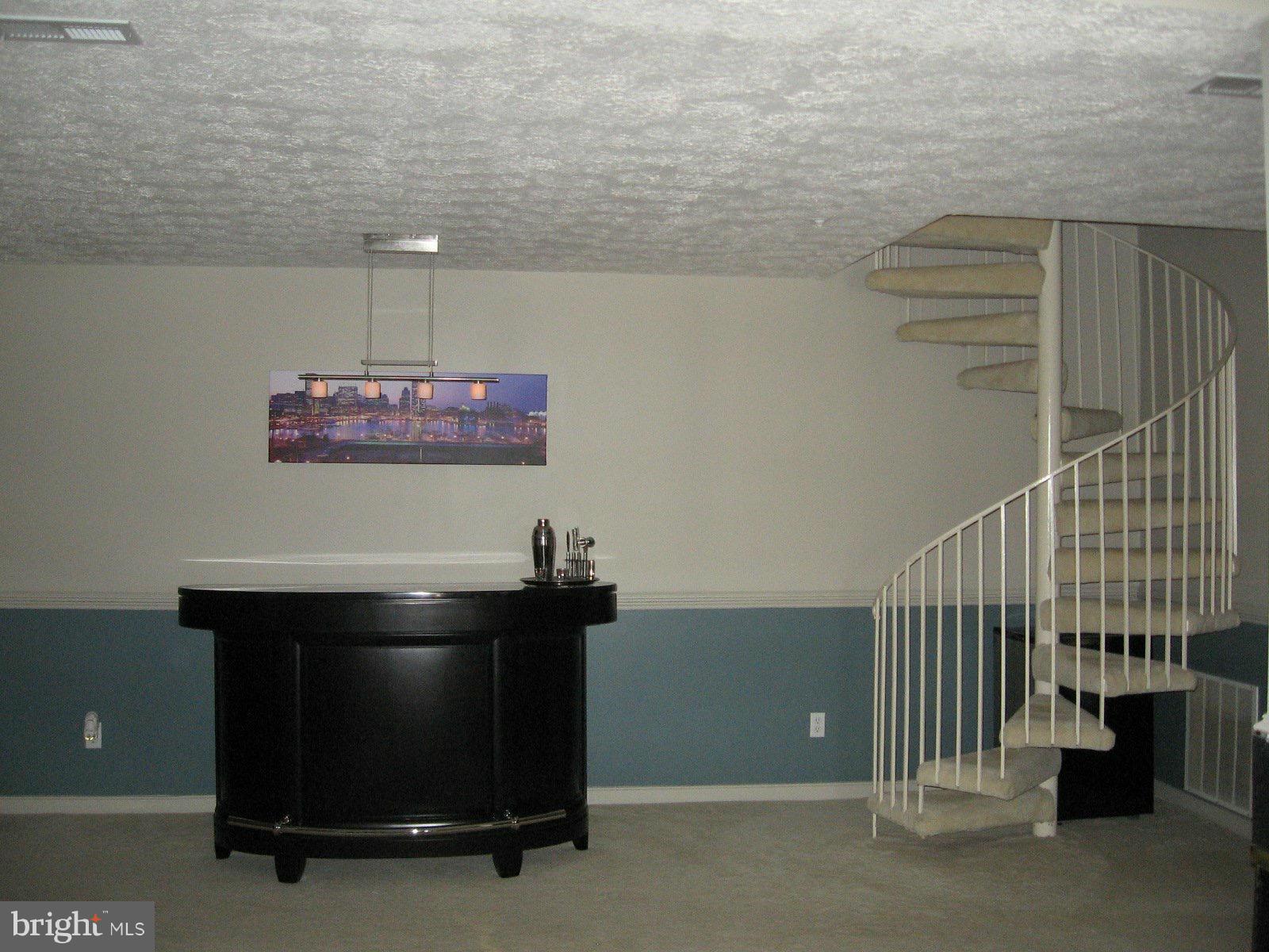 COUNTRY WALK - Residential Lease