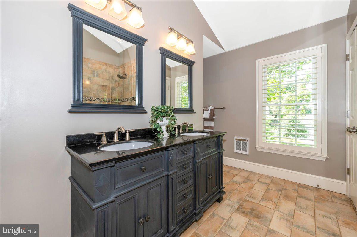 WILLOW RIDGE - Residential