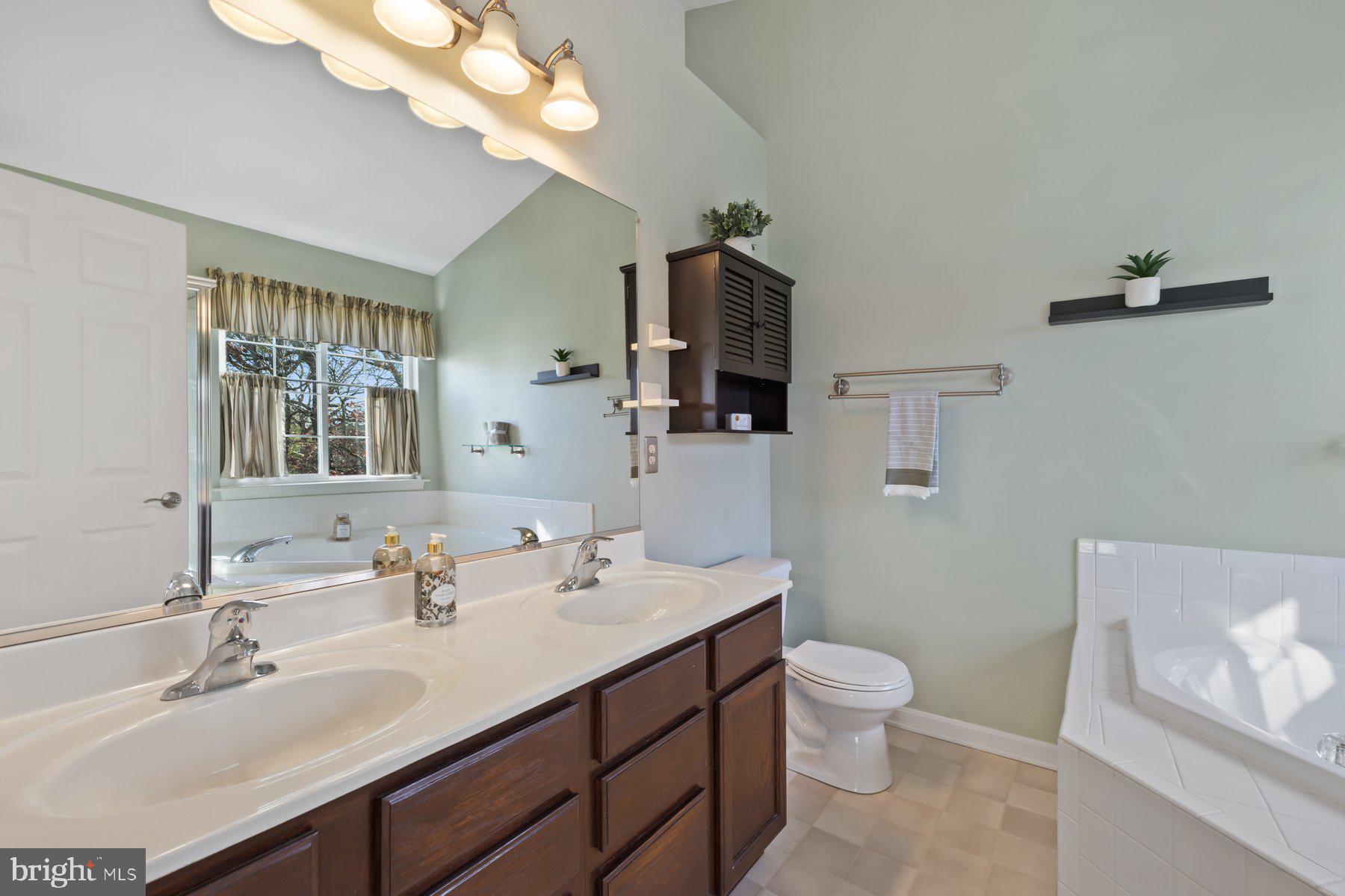 PINEY ORCHARD - Residential