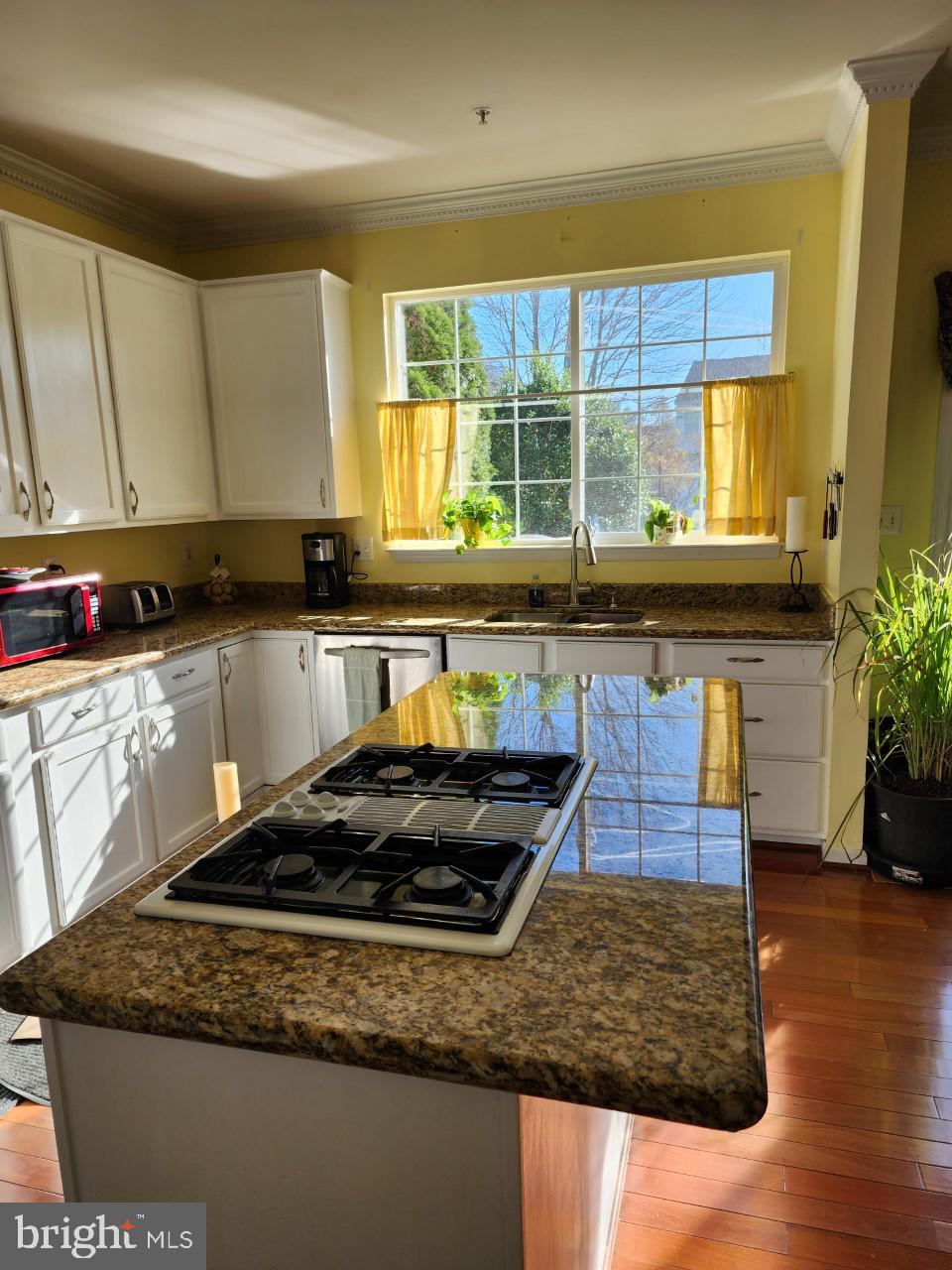 EAST HAMPTON - Residential