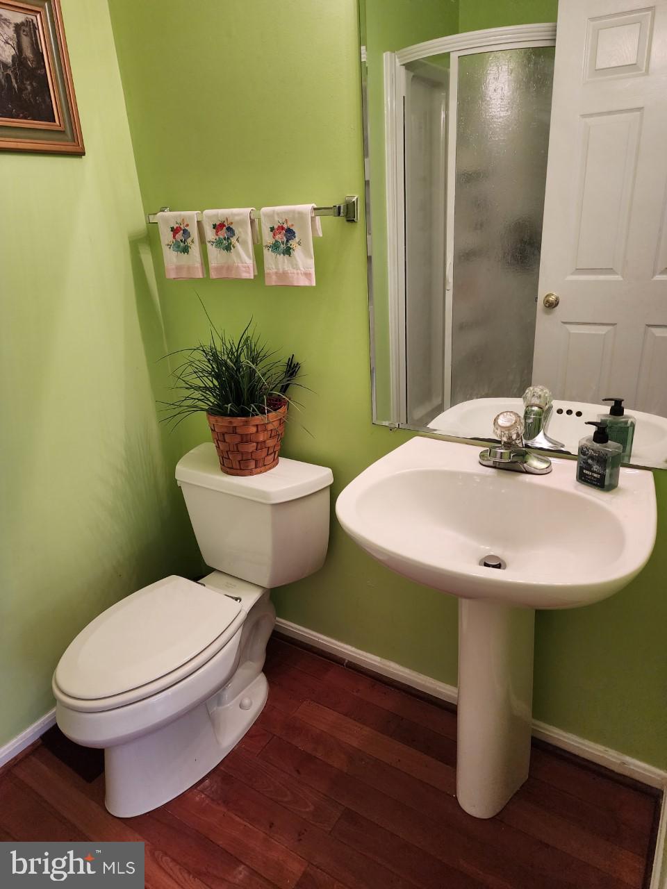 EAST HAMPTON - Residential