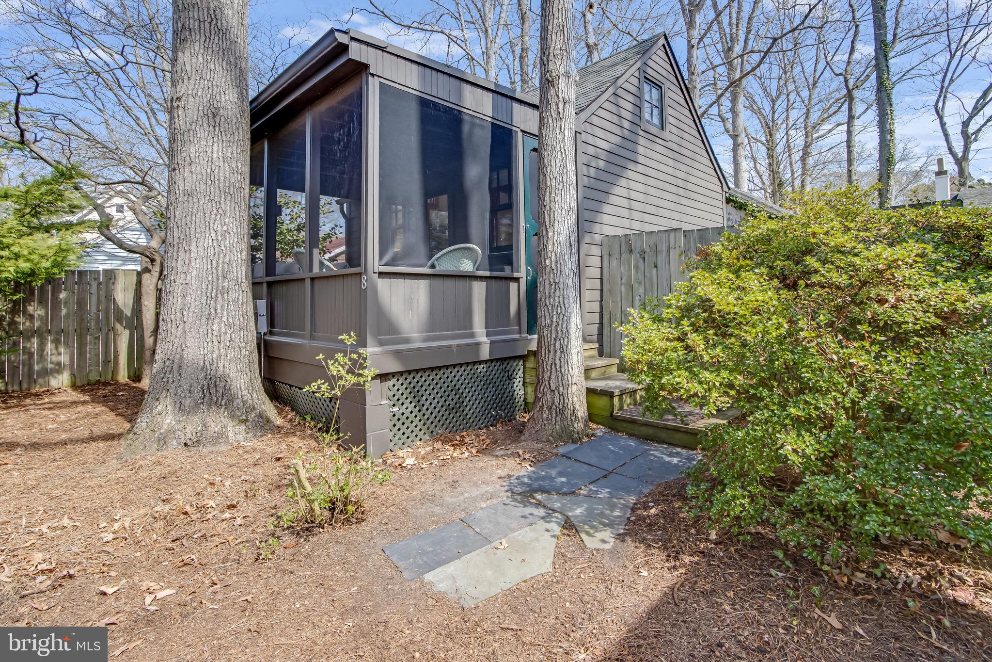 158 HENLOPEN AVENUE 8