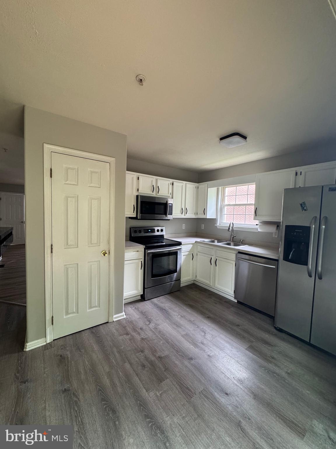 WALNUT HILL - Residential