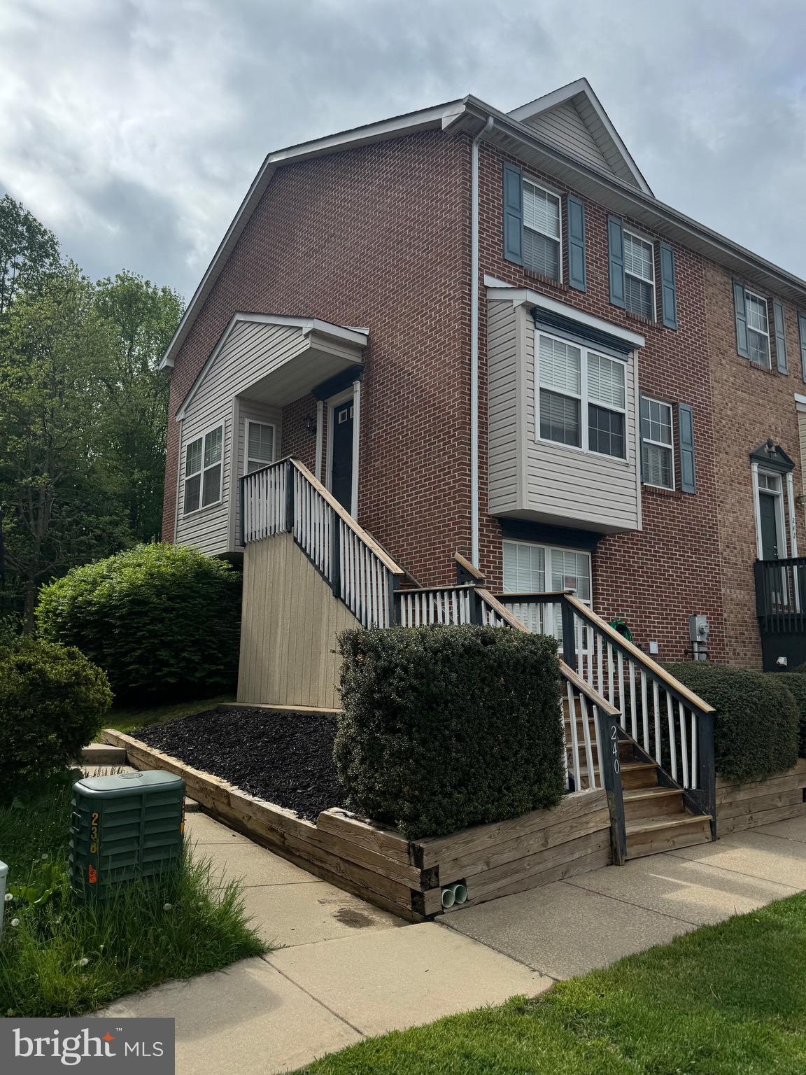 WALNUT HILL - Residential