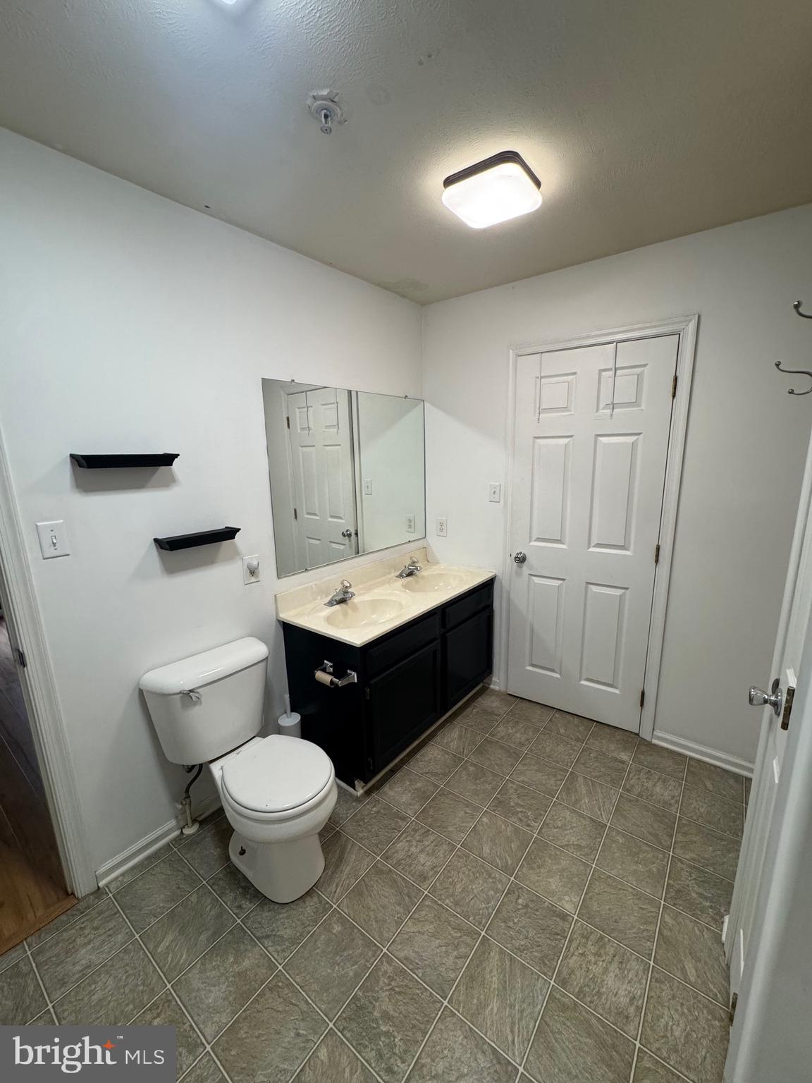 WALNUT HILL - Residential