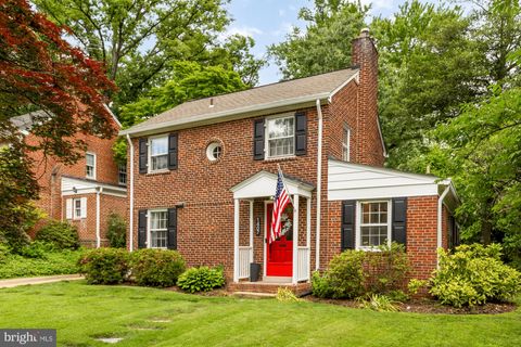 Photo of 1407 N Inglewood Street, ARLINGTON, VA 22205 (MLS # VAAR2073990)