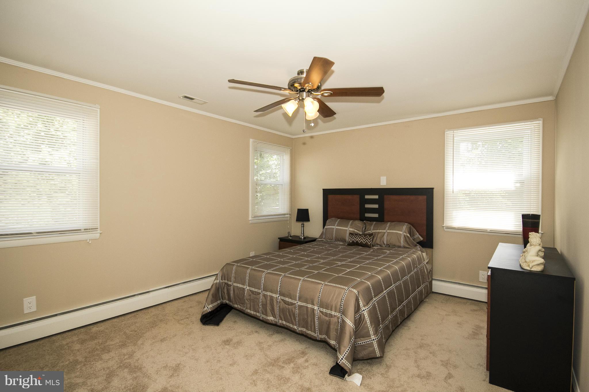 COLONIAL VILLAGE - Residential