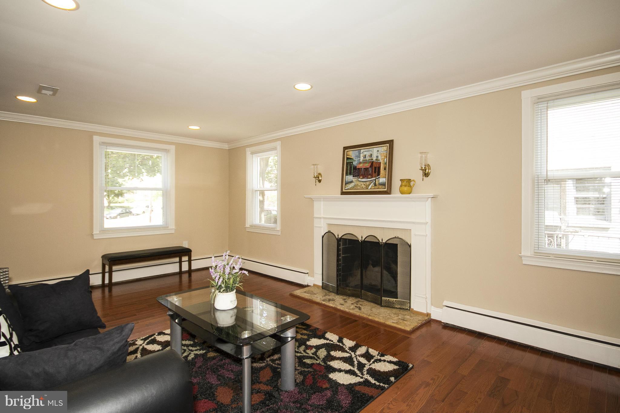 COLONIAL VILLAGE - Residential