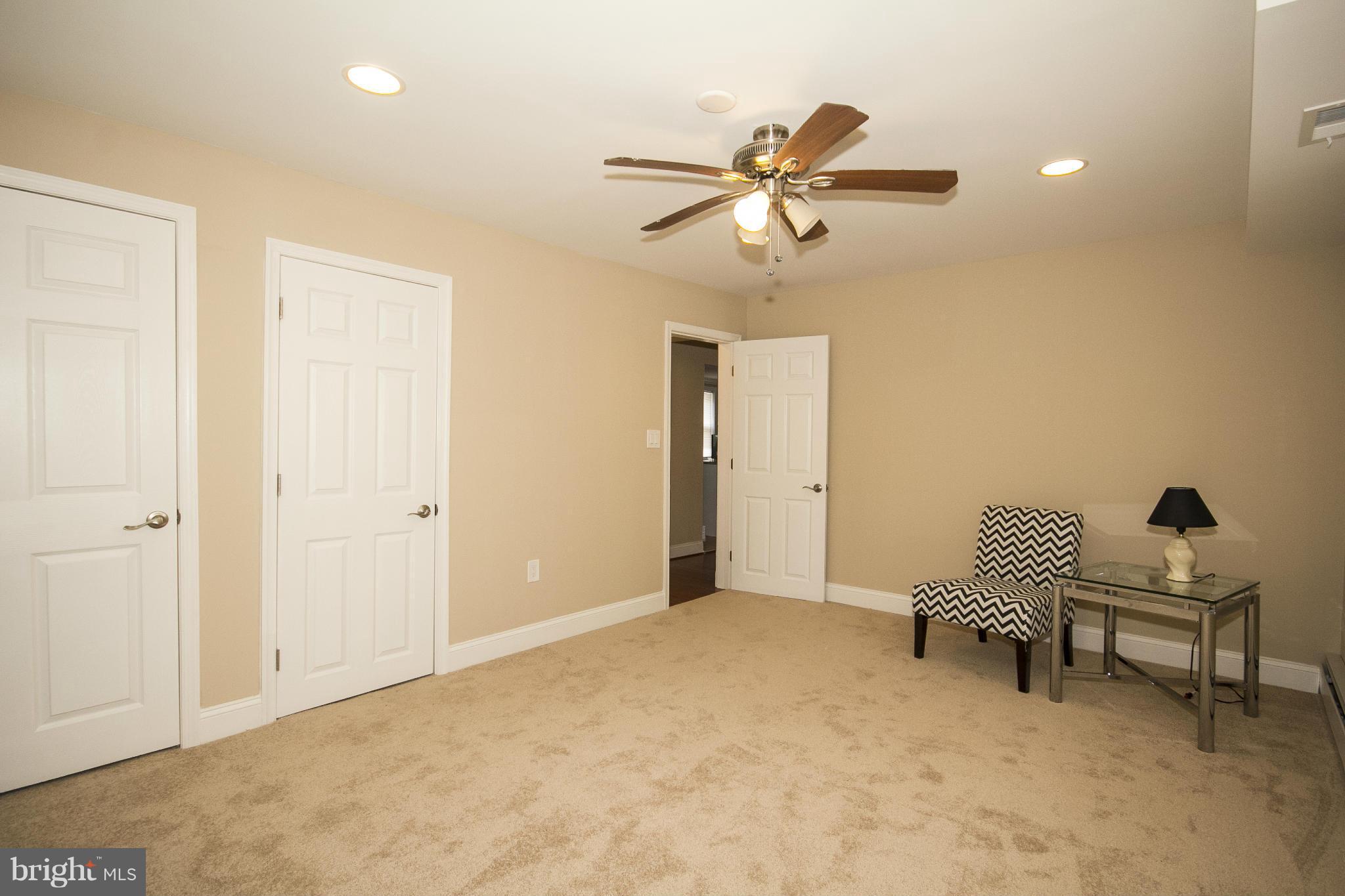 COLONIAL VILLAGE - Residential