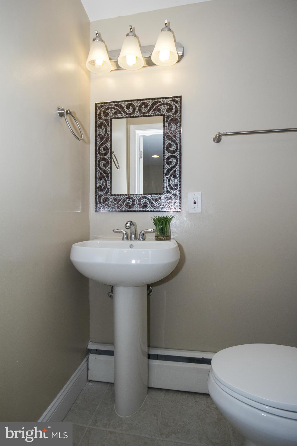 COLONIAL VILLAGE - Residential