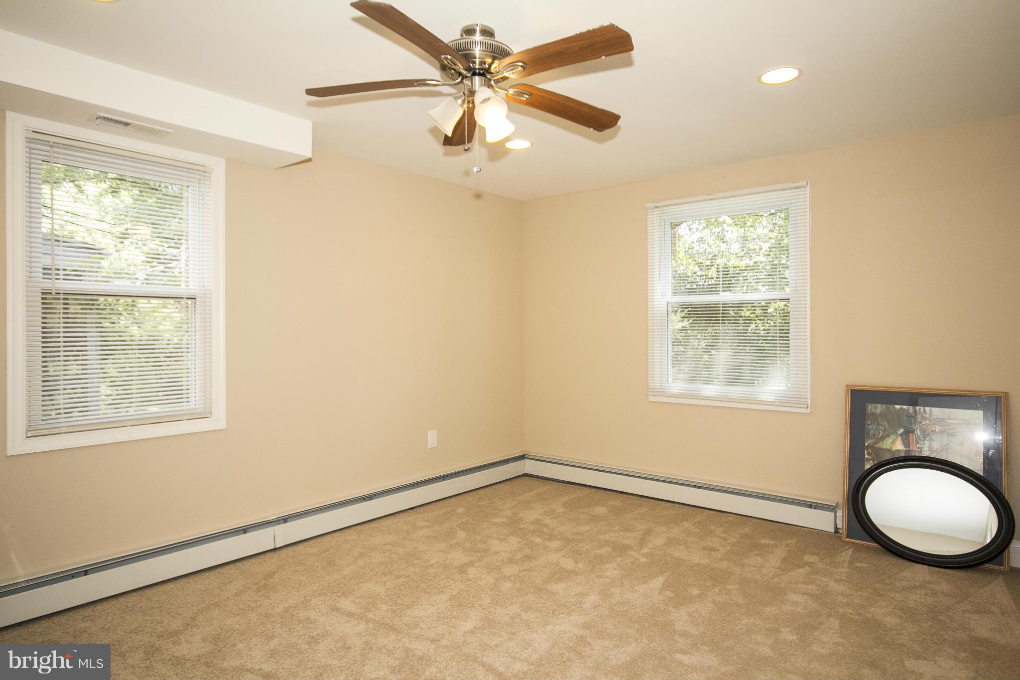 COLONIAL VILLAGE - Residential