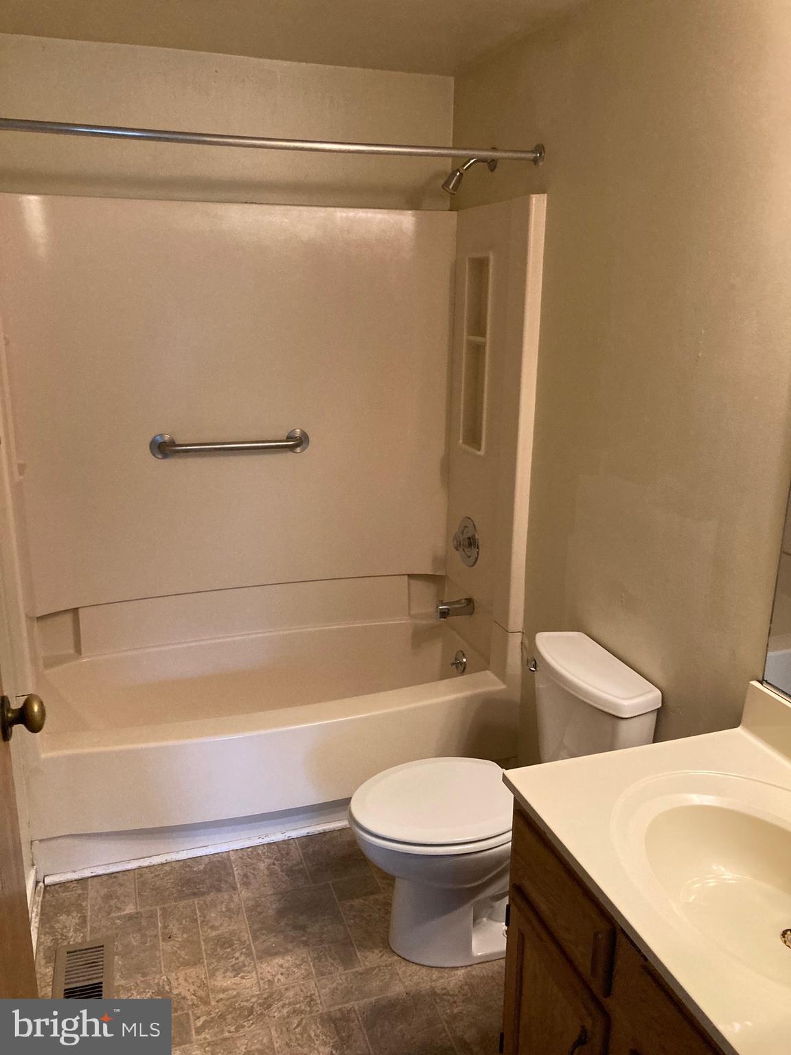 ROLLING MEADOWS - Residential Lease