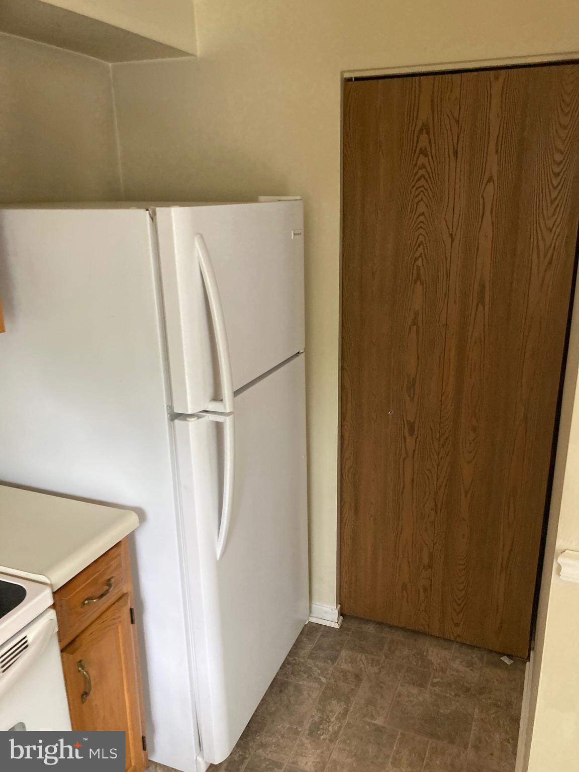 ROLLING MEADOWS - Residential Lease