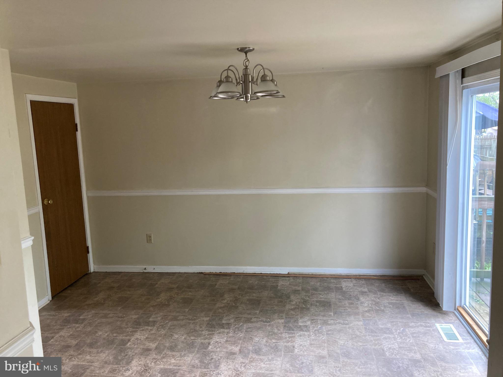 ROLLING MEADOWS - Residential Lease