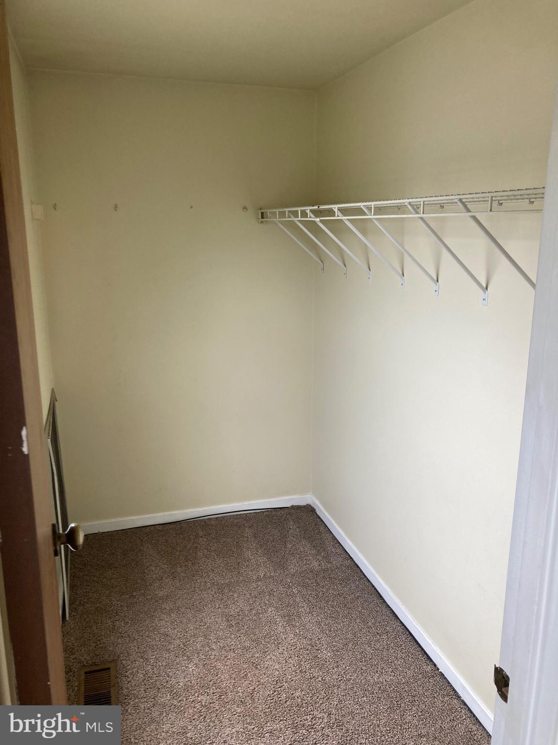 ROLLING MEADOWS - Residential Lease