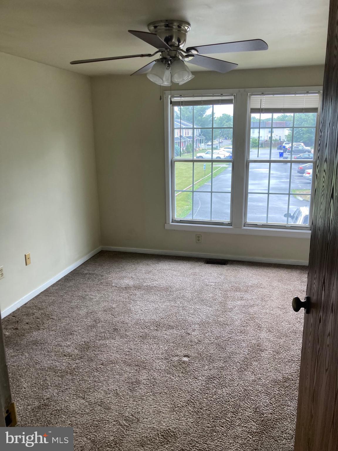 ROLLING MEADOWS - Residential Lease