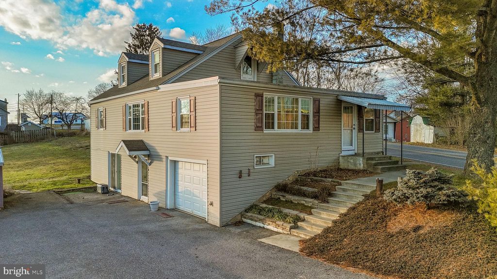 Photo of 222 Briar Hill Road, Lititz, PA 17543 (MLS # PALA2045878)