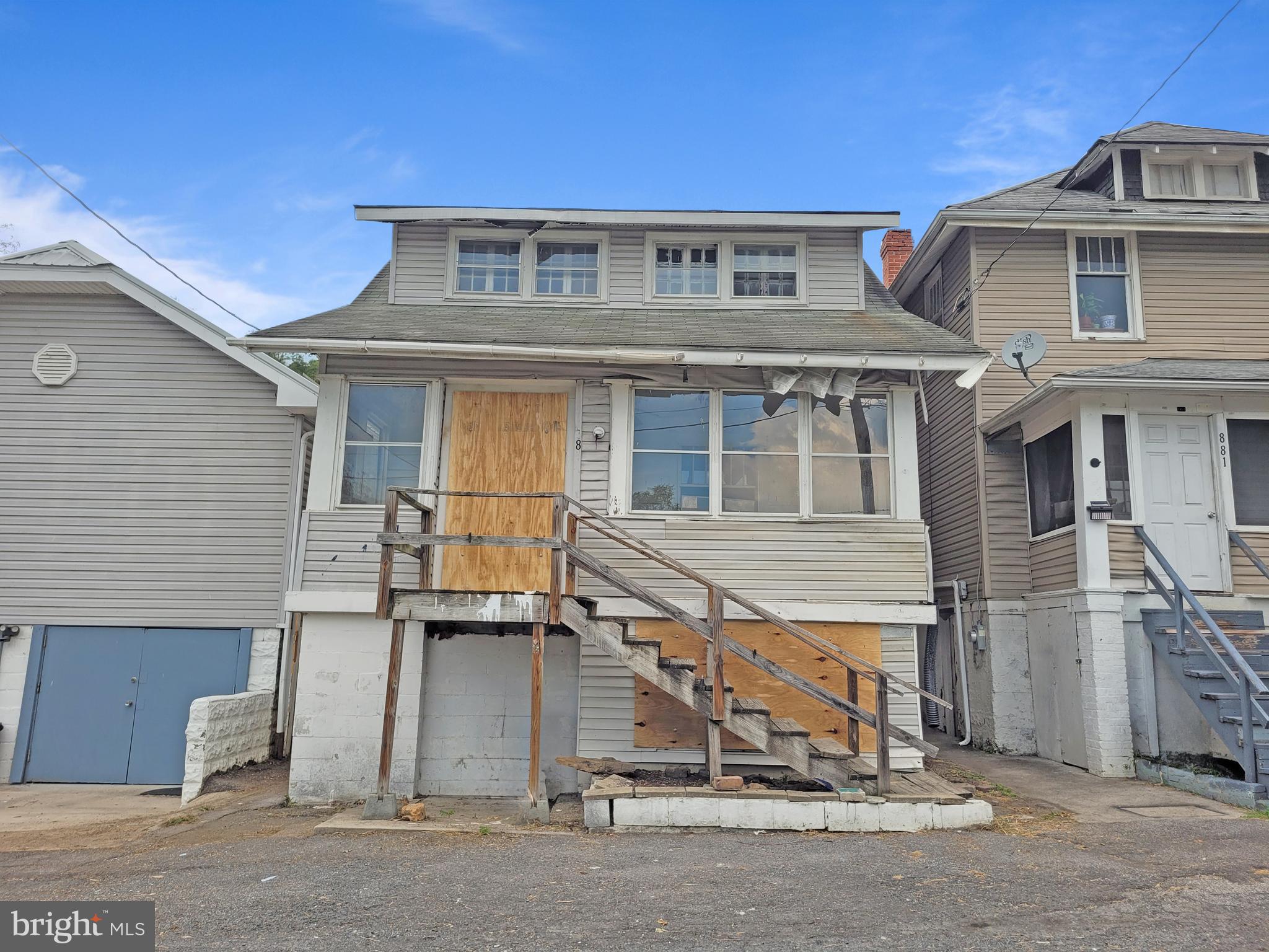 WEST SIDE - Residential