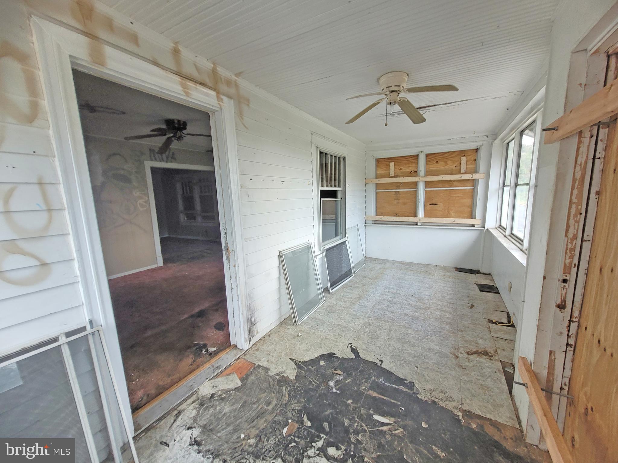 WEST SIDE - Residential