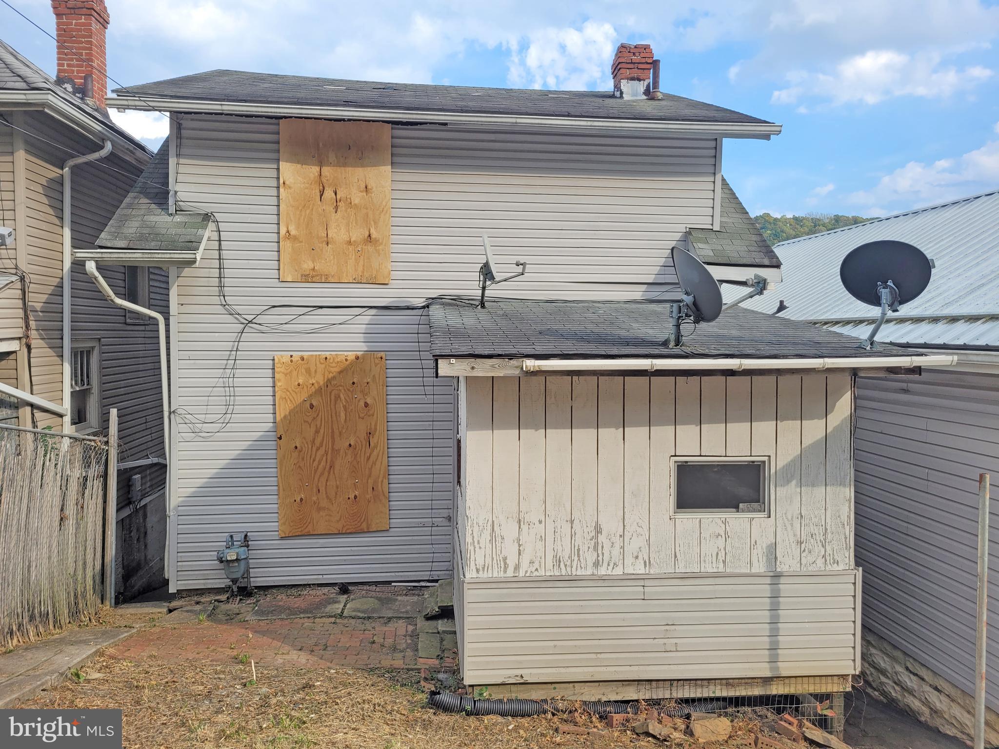 WEST SIDE - Residential