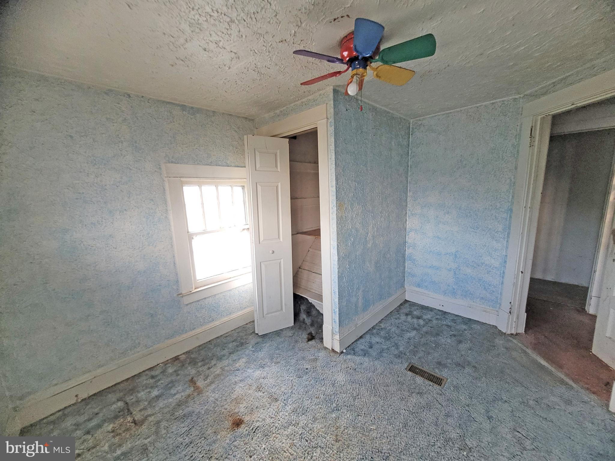 WEST SIDE - Residential