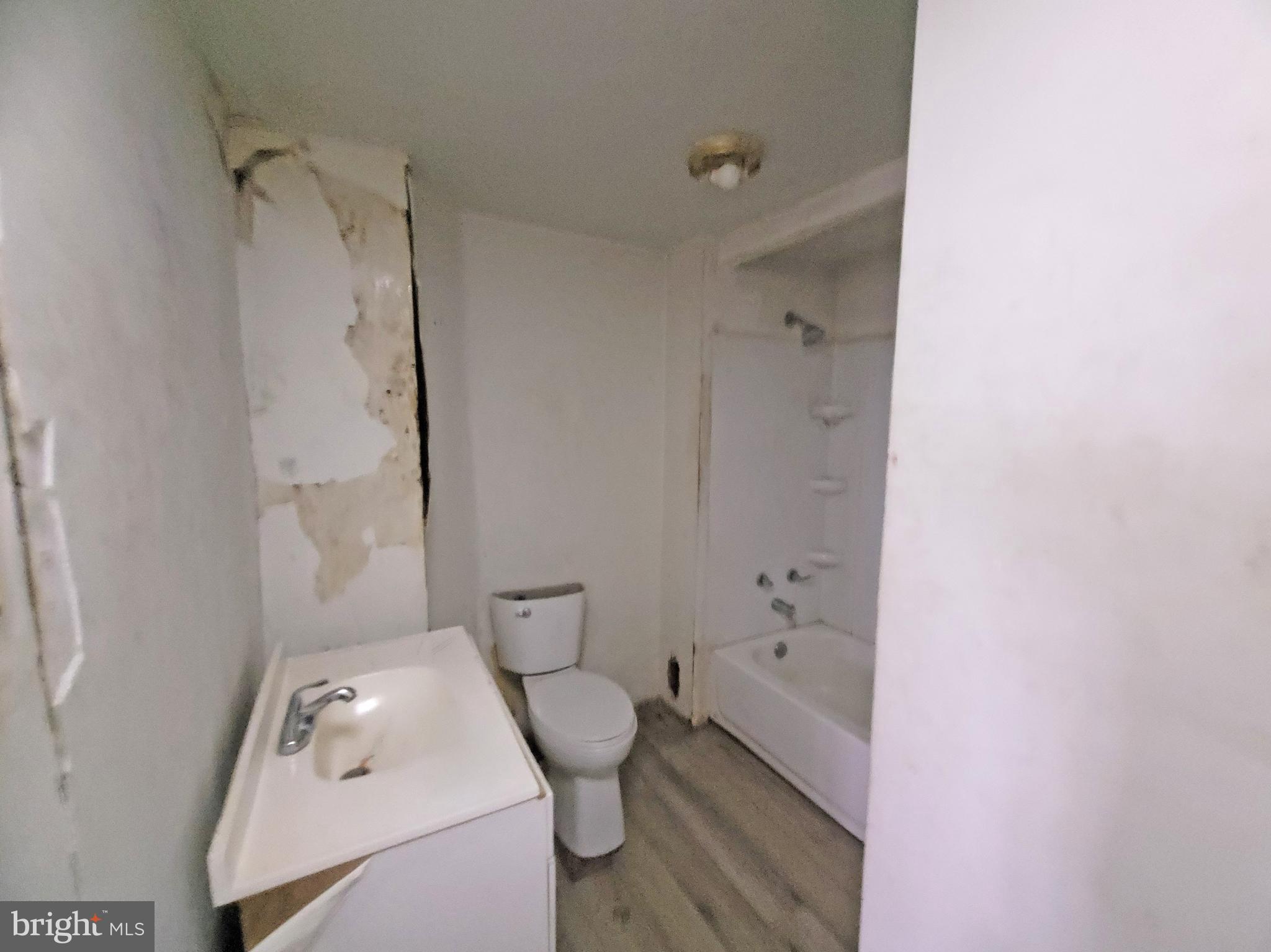 WEST SIDE - Residential