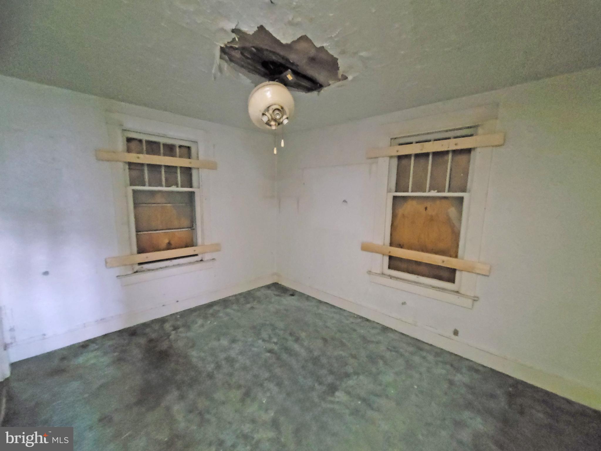 WEST SIDE - Residential