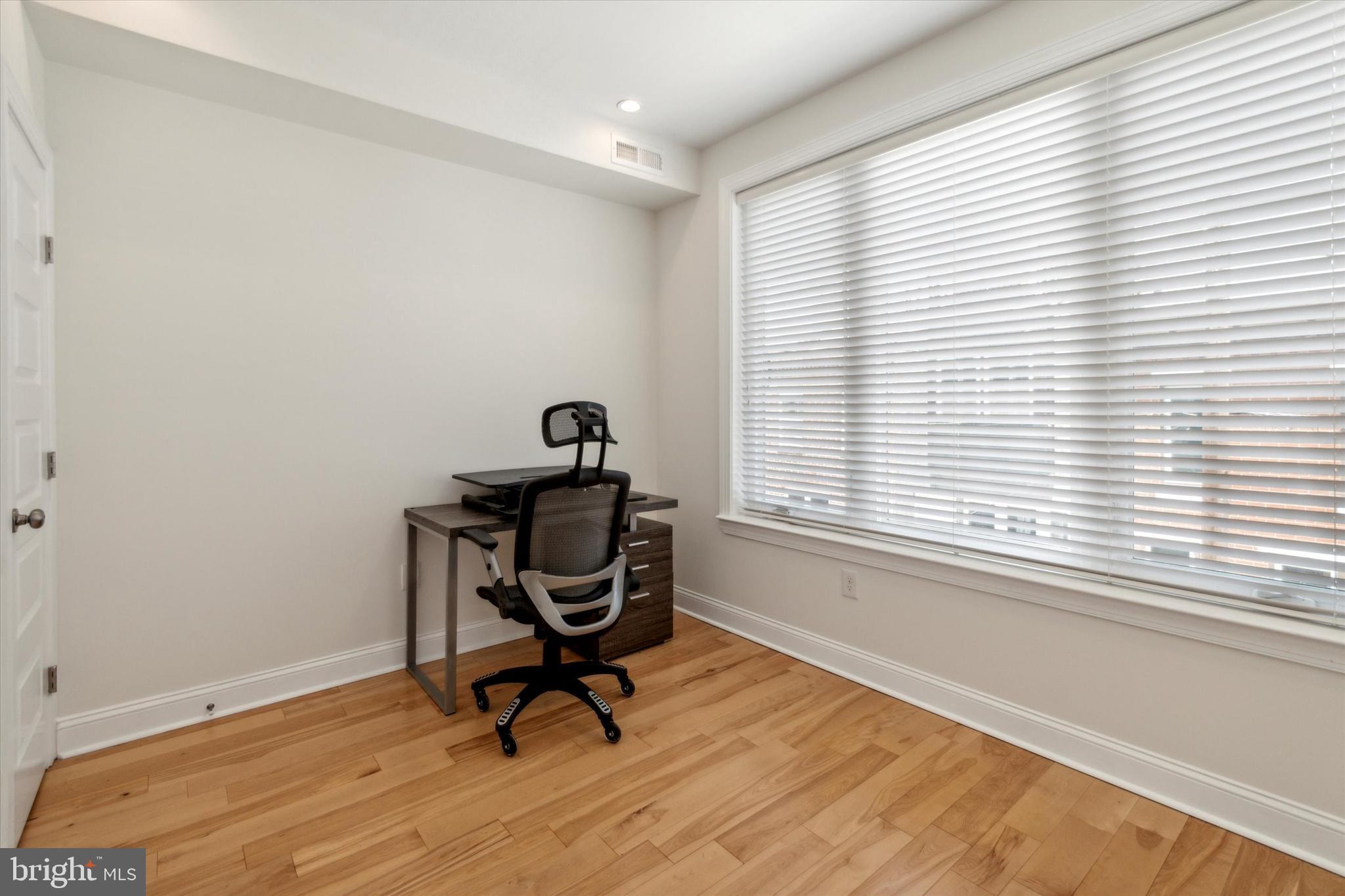 POINT BREEZE - Residential Lease