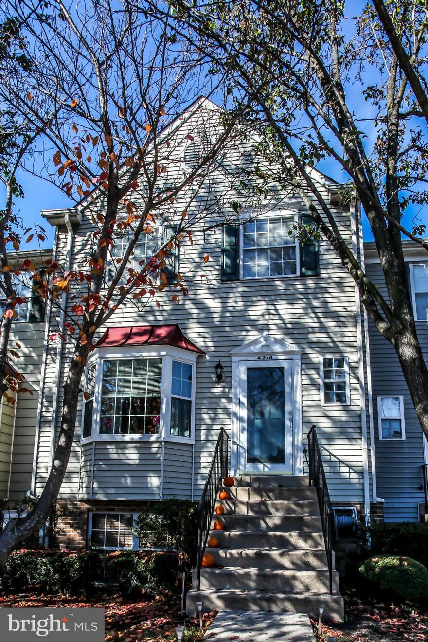 Everything like NEW, over $20,000 in upgrades!!! A MUST SEE!! New carpet, new recessed lights, new hardwood floors, new granite, new back splash, updated cabinets & appl, updated HVAC unit & roof, updated bathrooms & much more!! 2 lvl deck, fenced yard. Minutes to shops, commuter lots, restaurants, bars, schools, state parks, ect. Walk to pool, playgrounds, Starbucks and Target. Tons of Parking!!