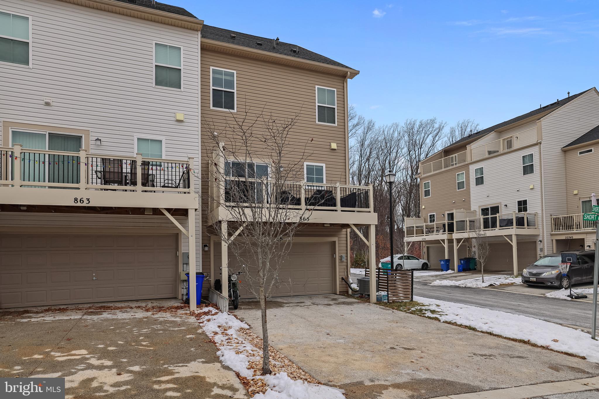 CLARKSBURG SQUARE - Residential Lease