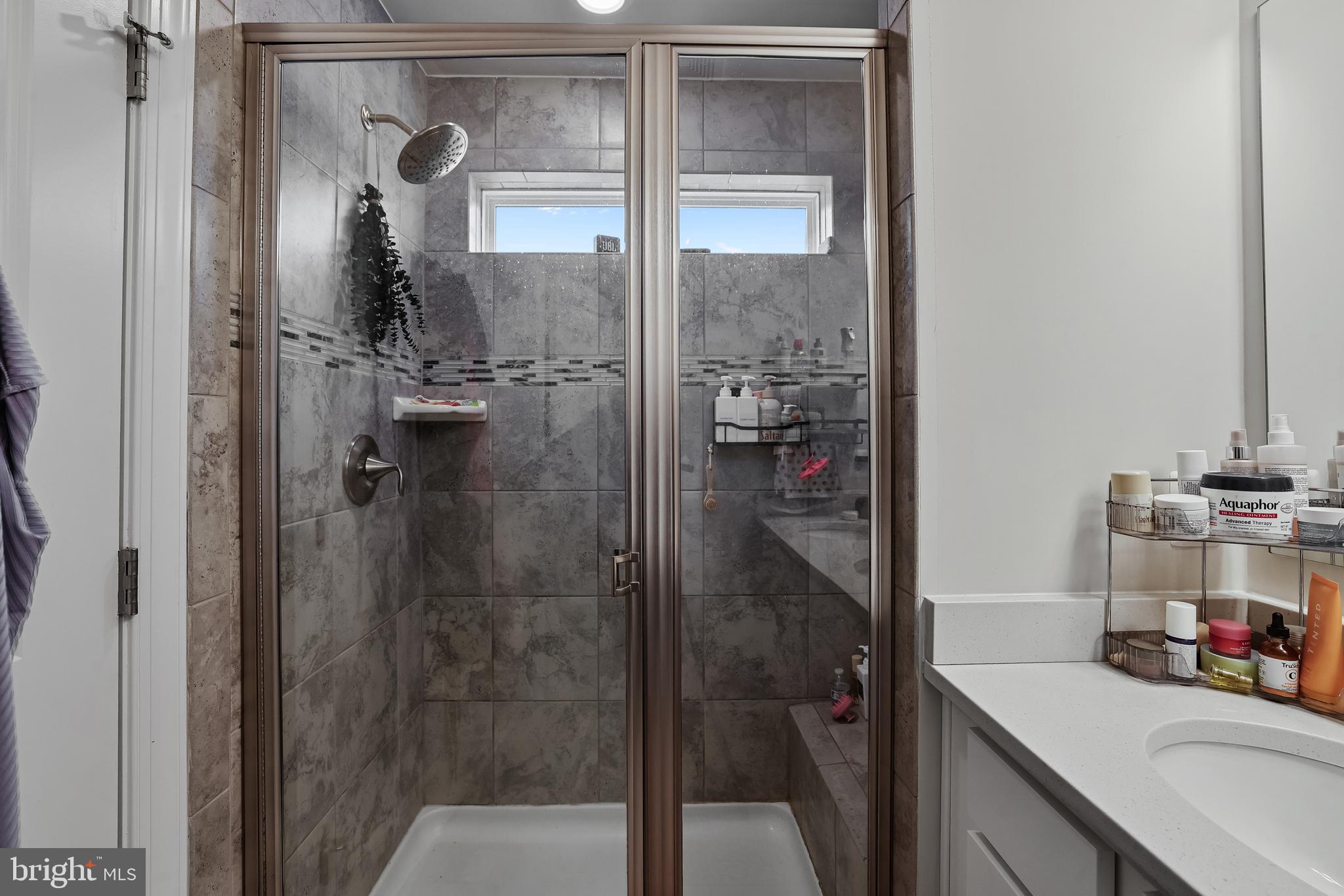 CLARKSBURG SQUARE - Residential Lease