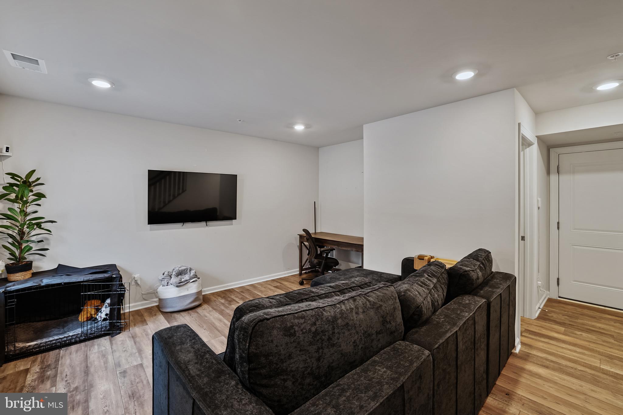 CLARKSBURG SQUARE - Residential Lease