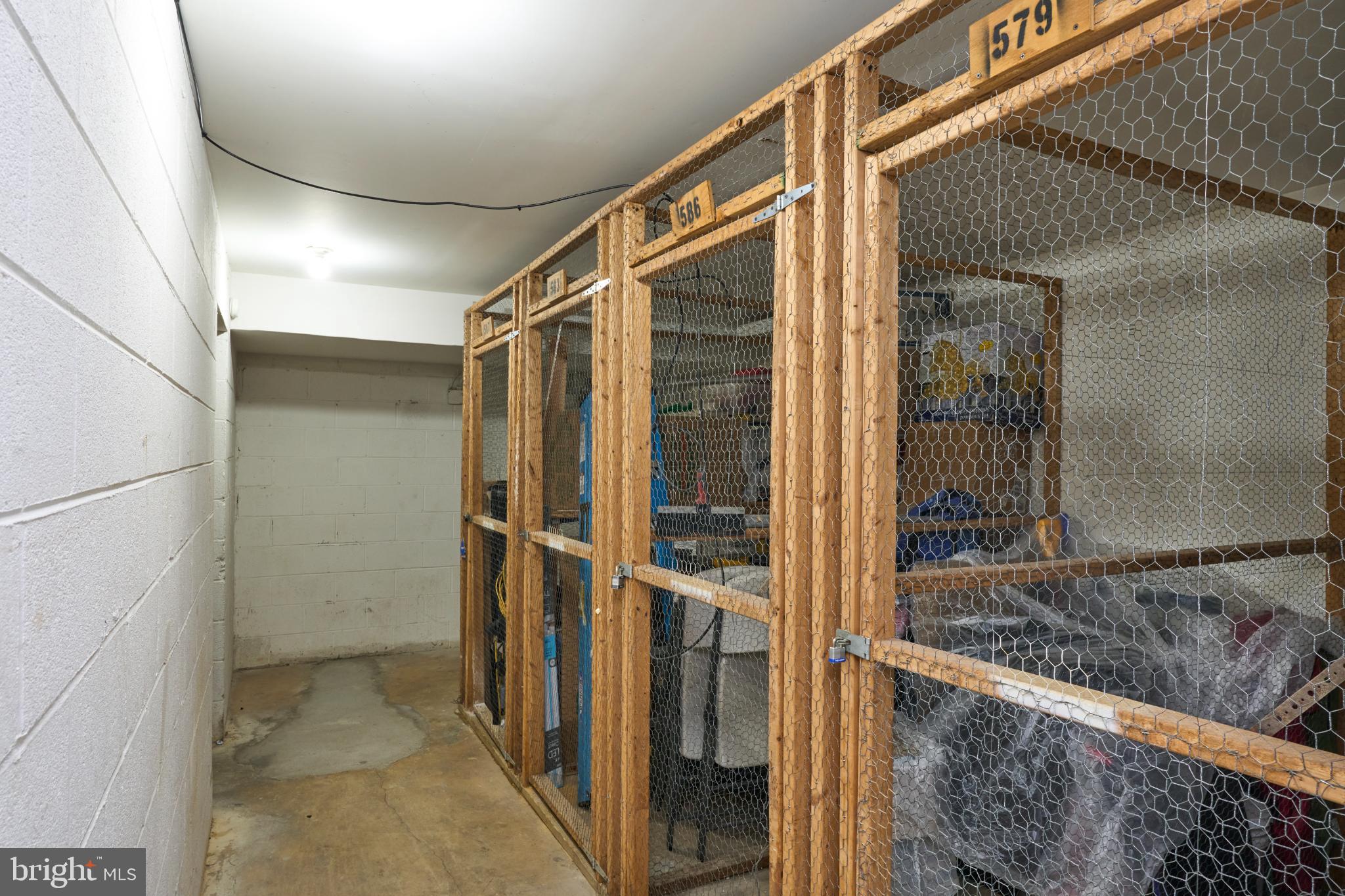 WOODBURN VILLAGE - Residential Lease