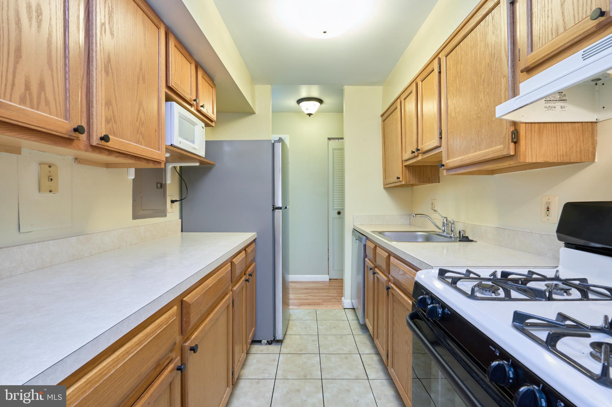 WOODBURN VILLAGE - Residential Lease