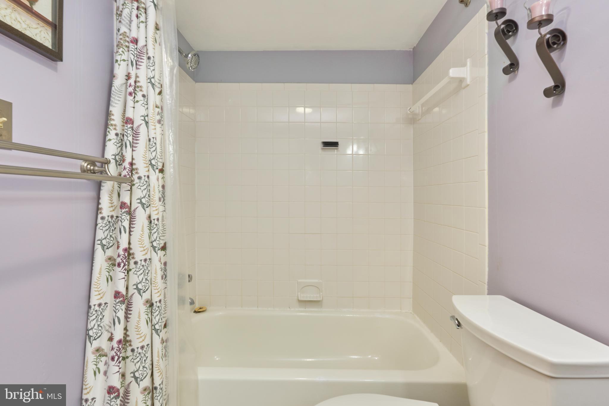 WOODBURN VILLAGE - Residential Lease