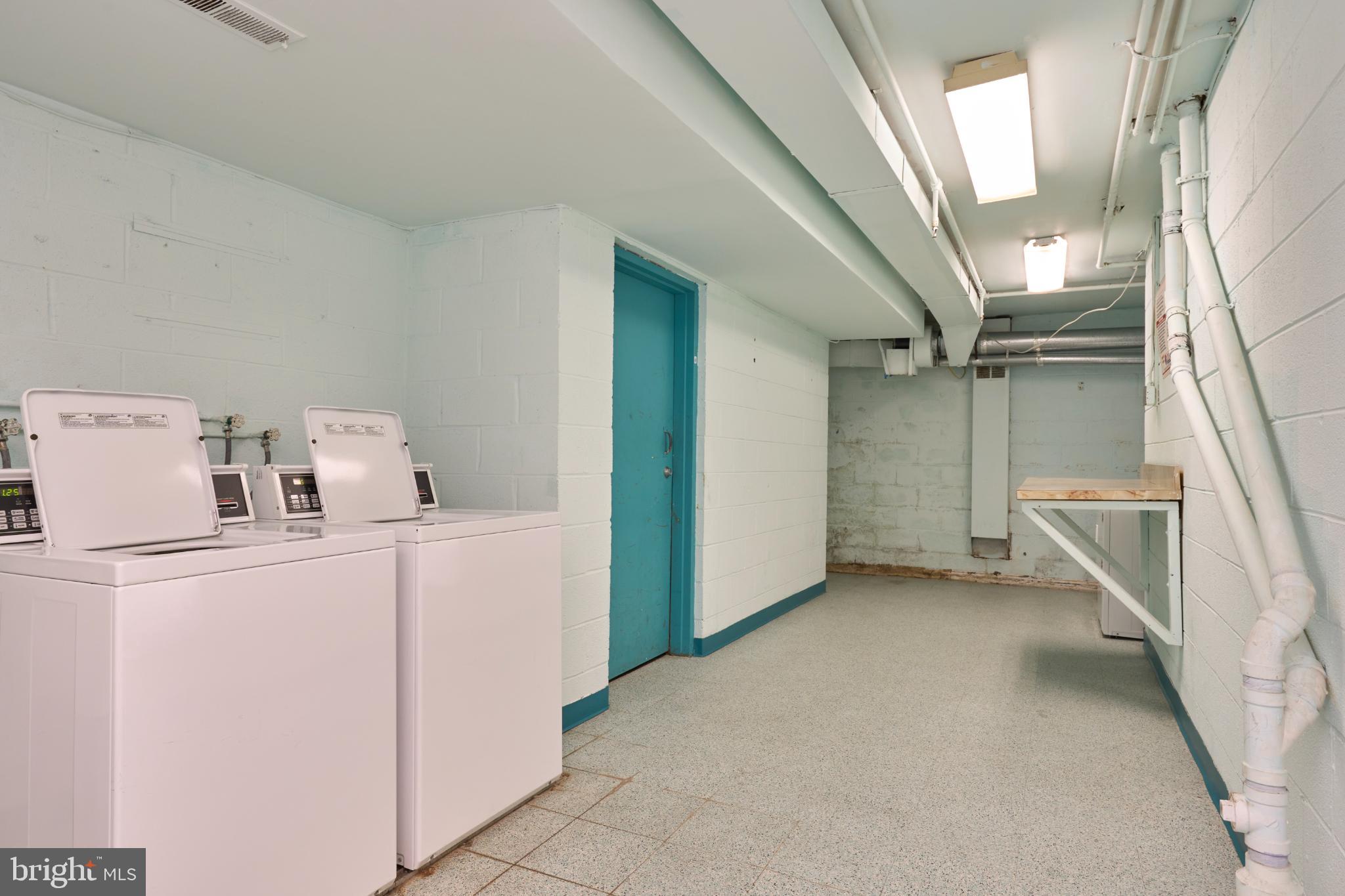 WOODBURN VILLAGE - Residential Lease