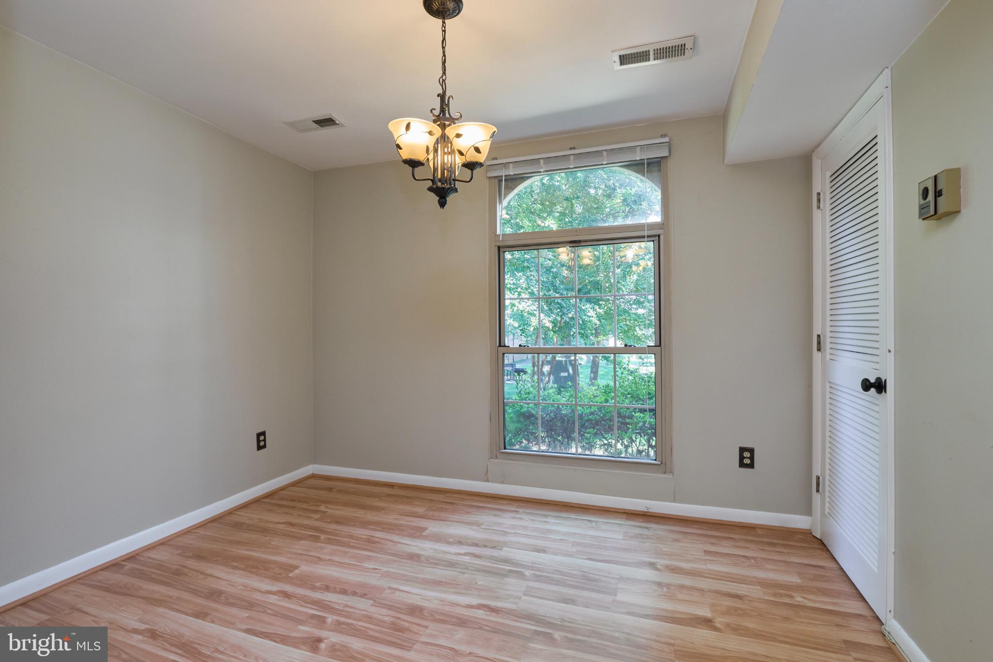 WOODBURN VILLAGE - Residential Lease