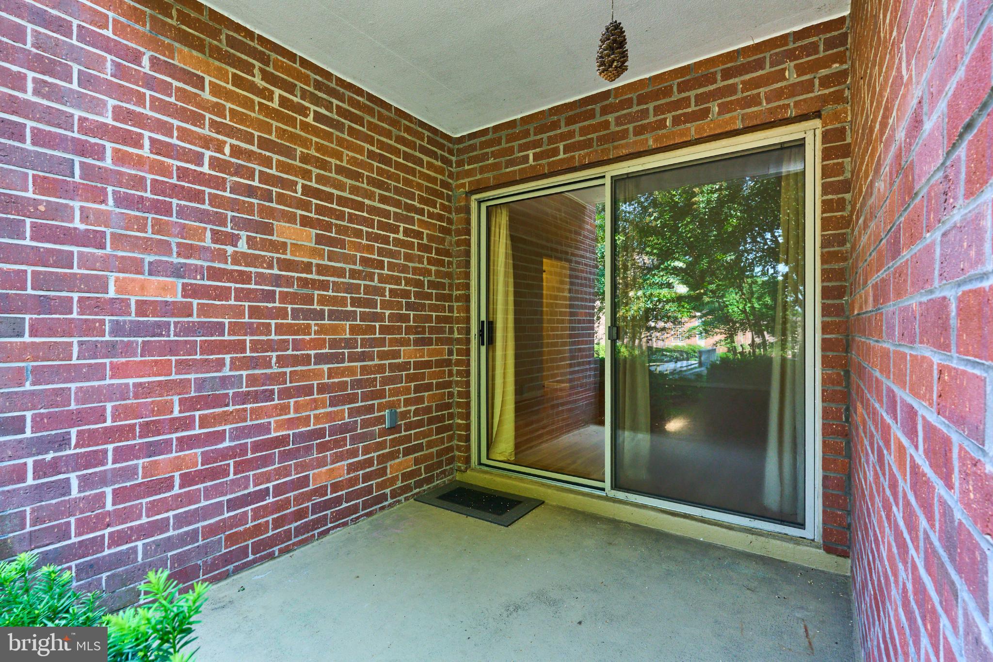 WOODBURN VILLAGE - Residential Lease