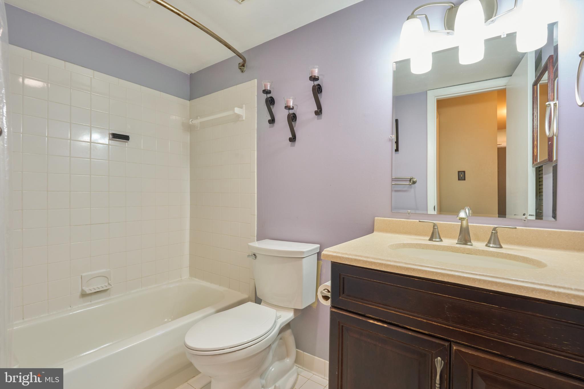 WOODBURN VILLAGE - Residential Lease