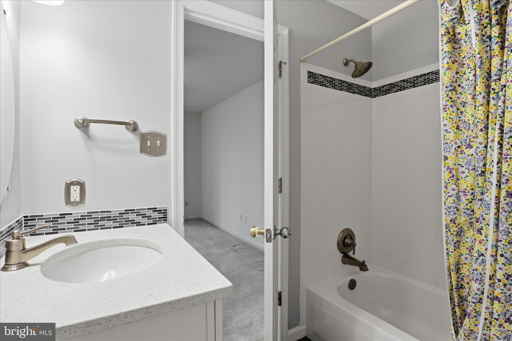 CROSSPOINTE - Residential