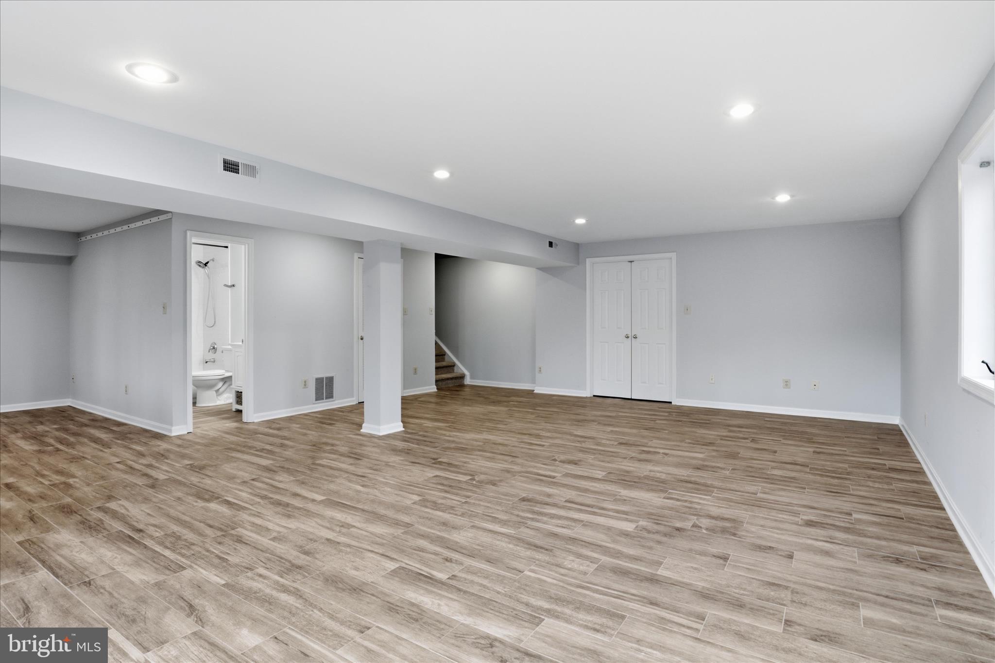 CROSSPOINTE - Residential