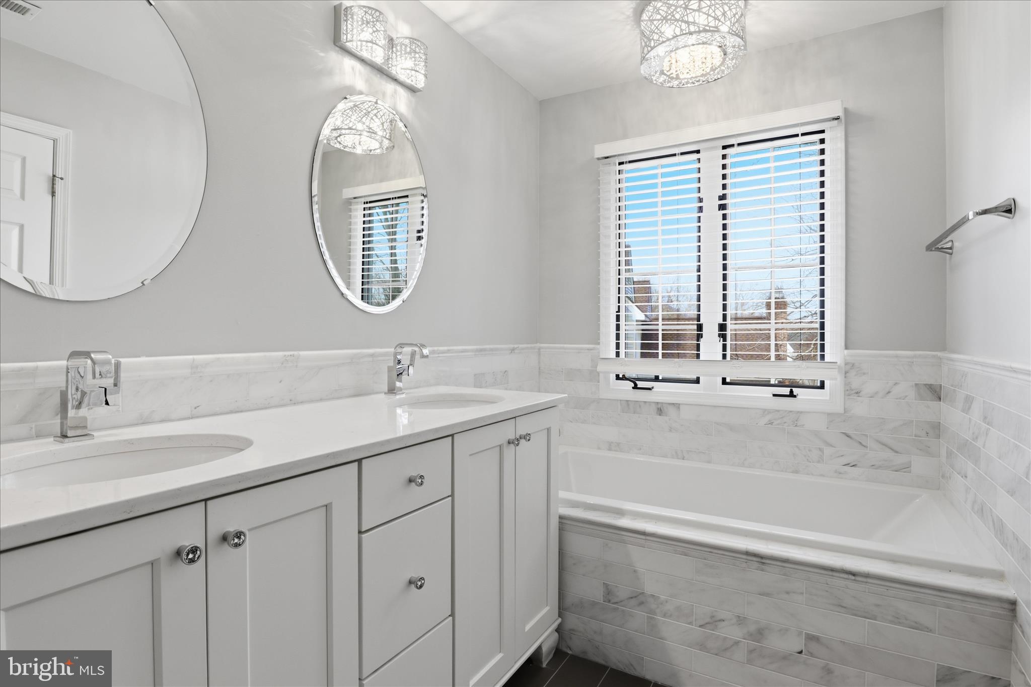 CROSSPOINTE - Residential