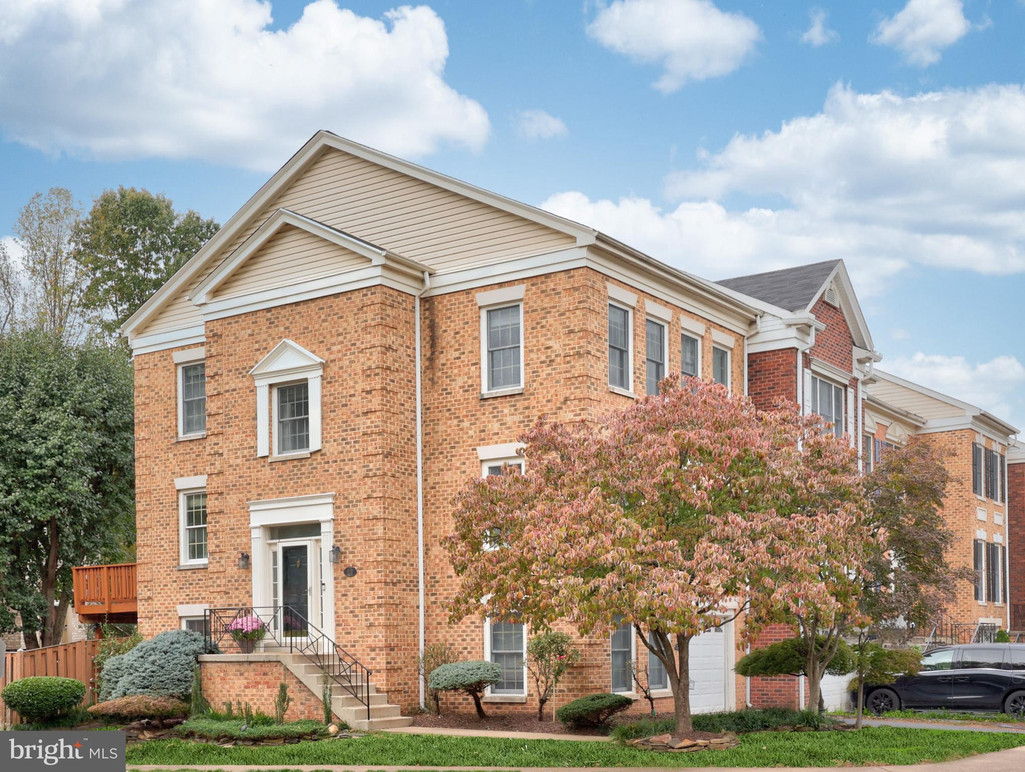 5127 WOODFIELD DRIVE