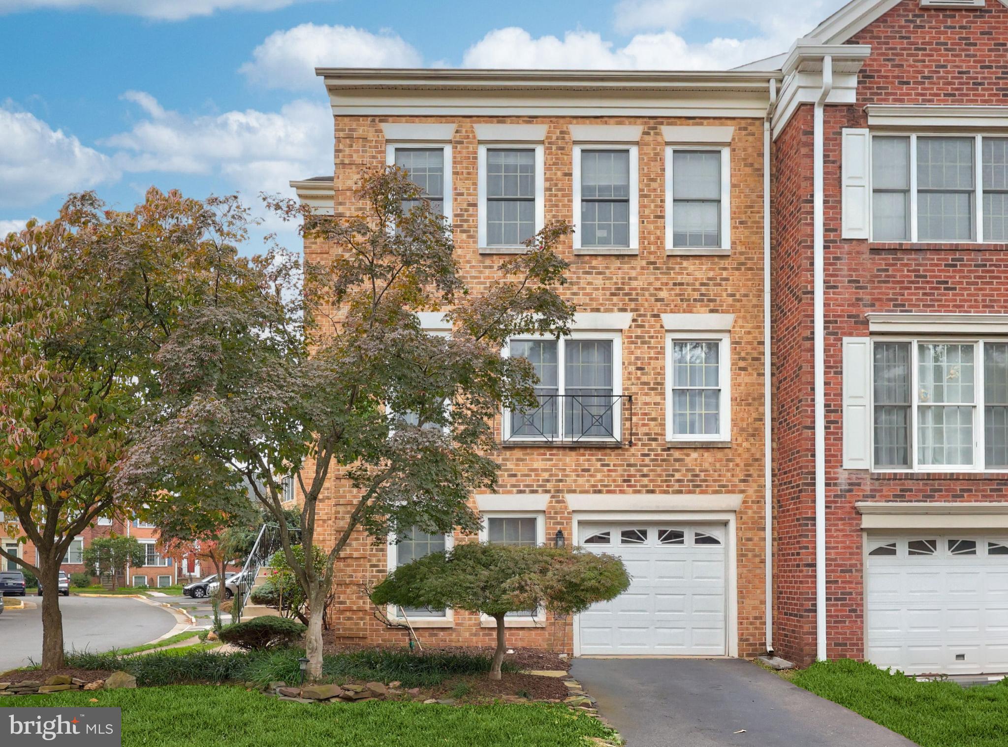 5127 WOODFIELD DRIVE