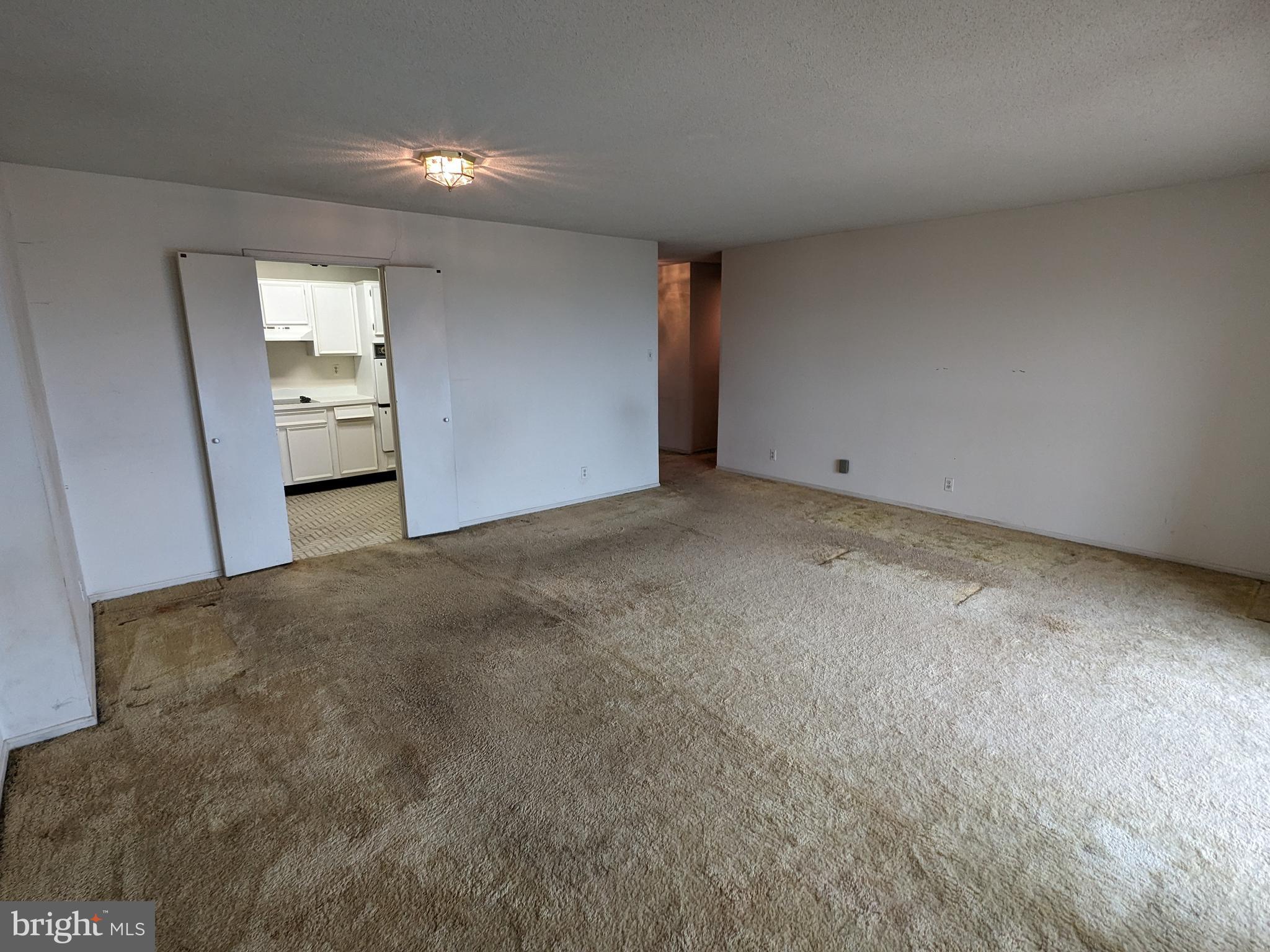 WATERGATE AT LANDMARK - Residential