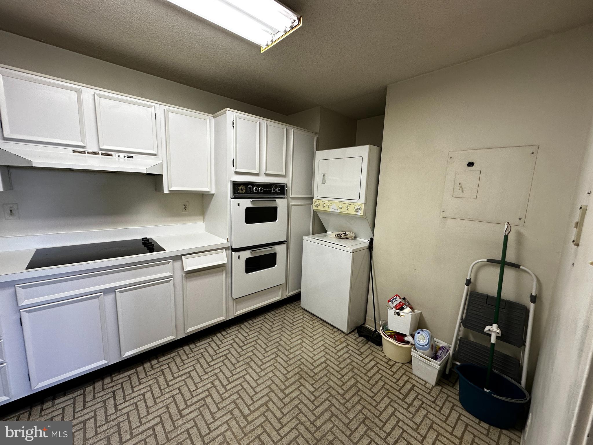 WATERGATE AT LANDMARK - Residential