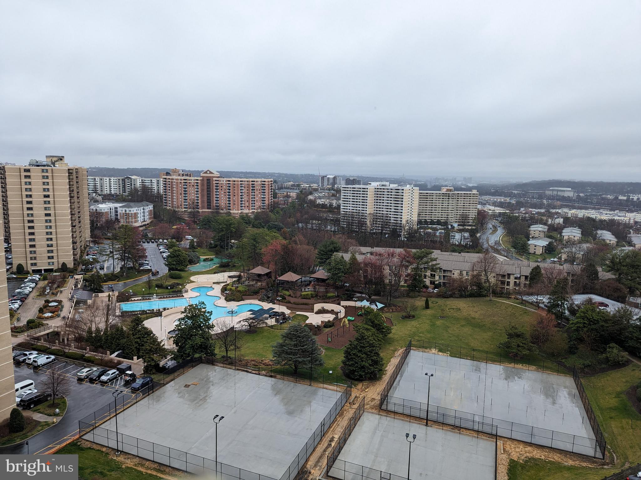 WATERGATE AT LANDMARK - Residential