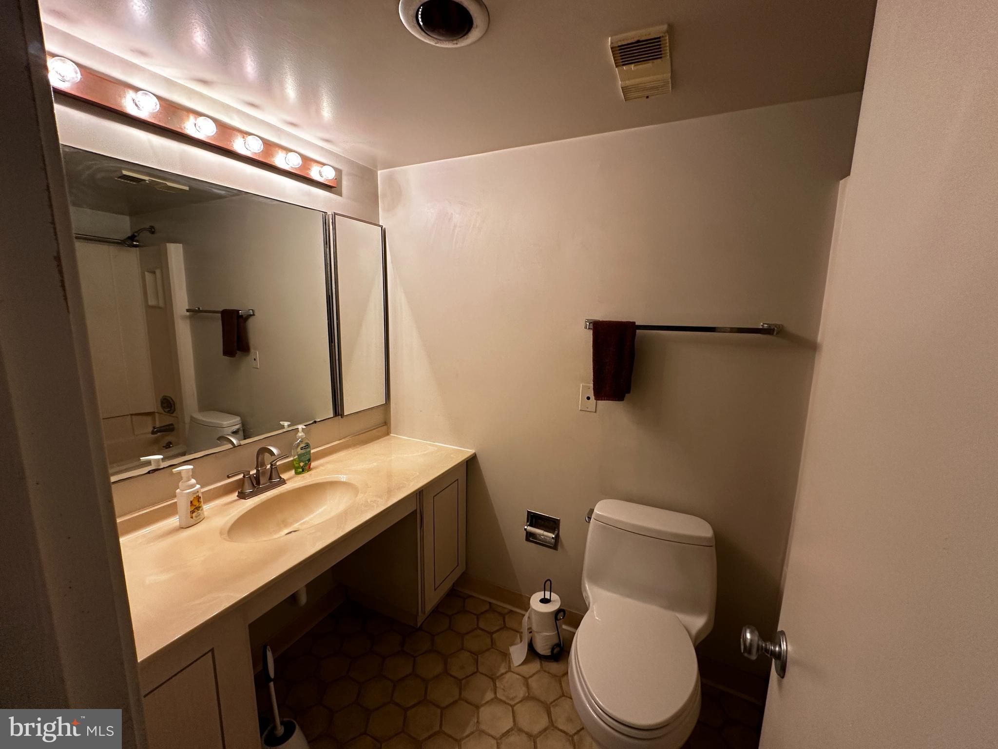 WATERGATE AT LANDMARK - Residential